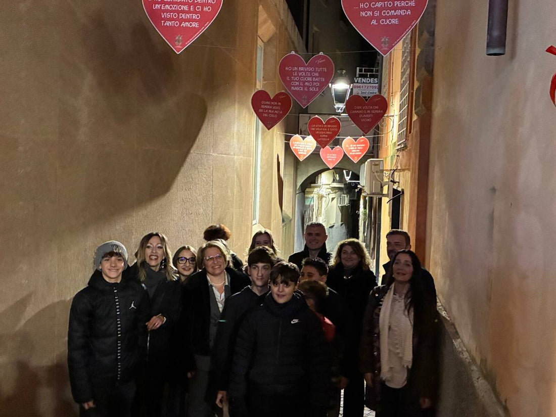 Catanzaro, un vicolo che batte al ritmo di Vasco: quando i ragazzi ci mettono il cuore